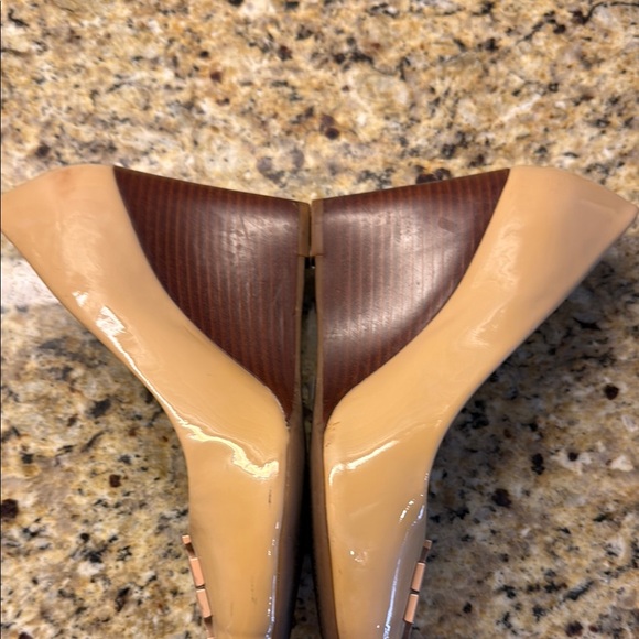 Tory Burch Women's Tan Peep-Toe Shoes - Picture 5 of 5